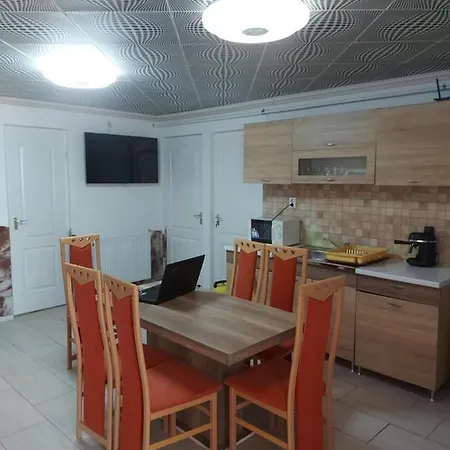 Alexandra Vendeghaz Gæstehus