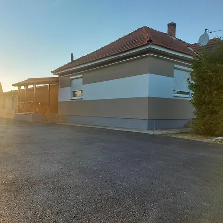 Alexandra Vendeghaz Gasthof Tiszaújváros