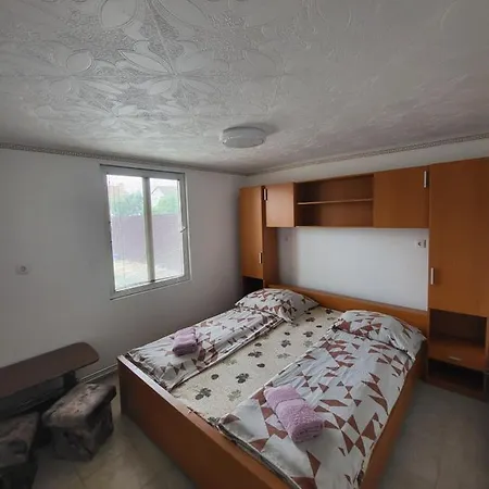 Gæstehus Alexandra Vendeghaz Tiszaújváros