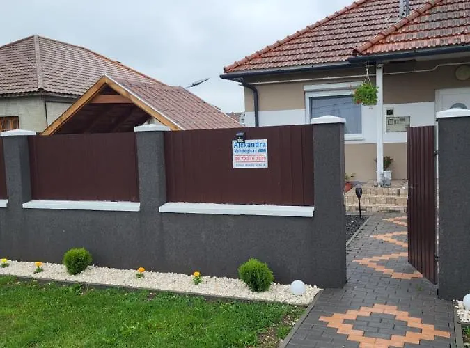 Alexandra Affittacamere *